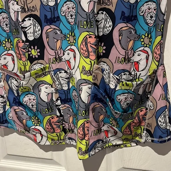 Small like new Skechers scrub top, bright cheerful colors - Picture 3 of 4